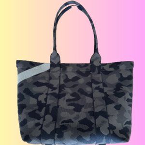 Rothy’s Essential Tote in Slate Camo